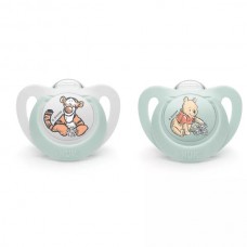 Nuk Силиконова залъгалка Мечо Пух 0-6 месеца 2 броя с кутийка за съхранение и стерилизация